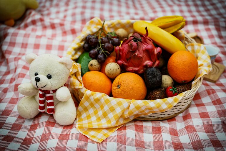 How to Plan a Simple Picnic at a Local Park