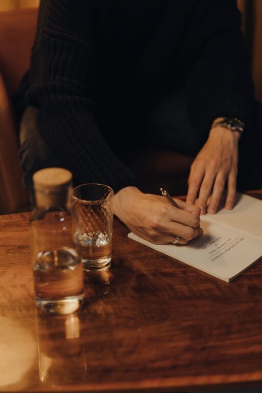 How to Journal for Clarity and Focus: A Simple Guide